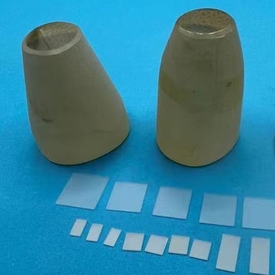 Οπτικά παράθυρα Πολωνικής Square Fe Doped SrTiO3 Crystal Wafer