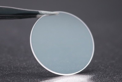 Διαφανές άνοιγμα 90% Ζαφείρινο Wafer LED Grade Min Στεκότητα Παράλληλος ≤3 Arc Sec