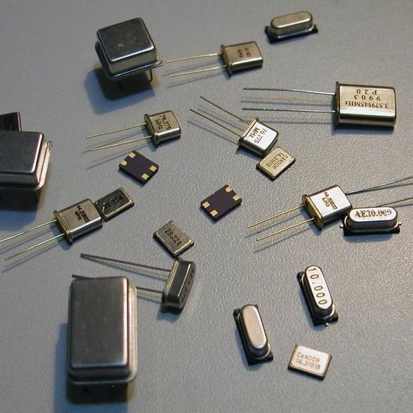 Φίλτρο 1.8V αντηχείων RF ταλαντωτών κρυστάλλου χαλαζία - 3.3V